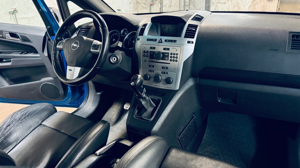 Opel Zafira vaihtoauto