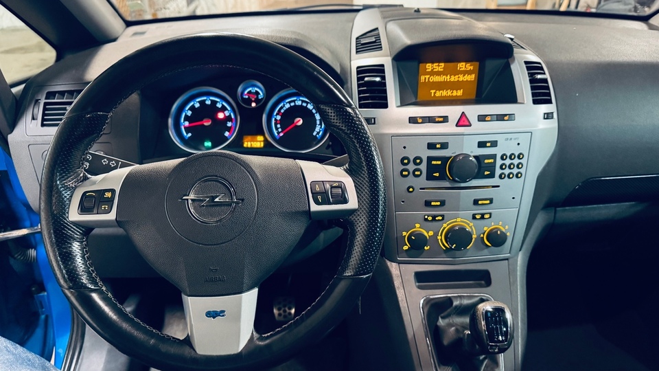 Opel Zafira vaihtoauto