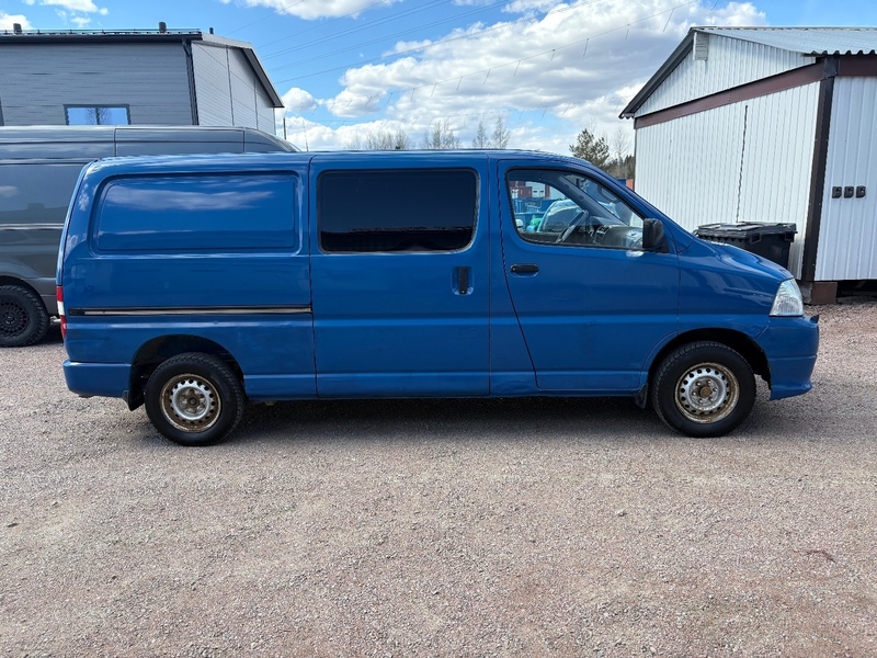 Toyota Hiace vaihtoauto