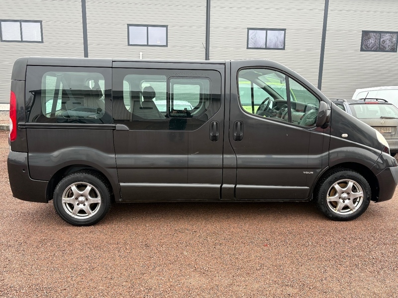 Opel Vivaro vaihtoauto