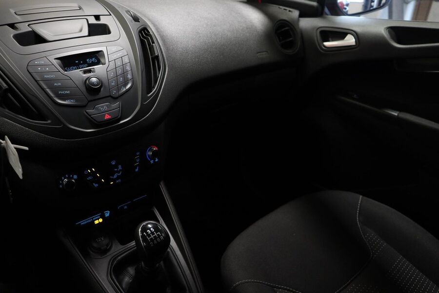 Ford Transit Courier vaihtoauto