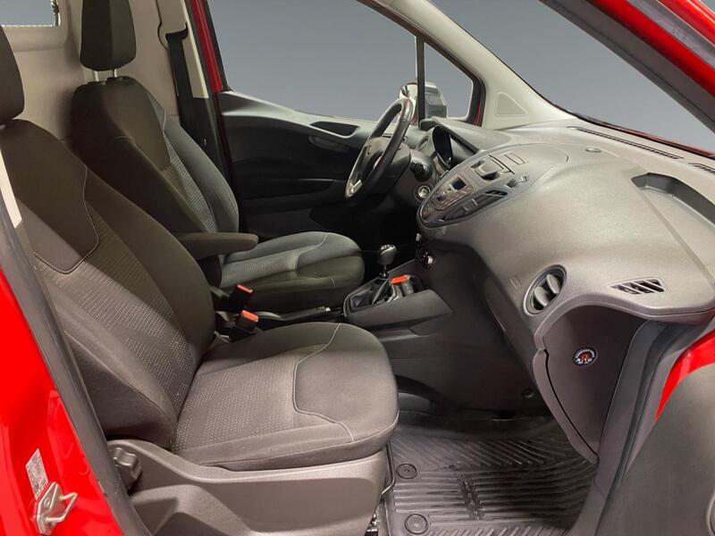 Ford Transit Courier vaihtoauto