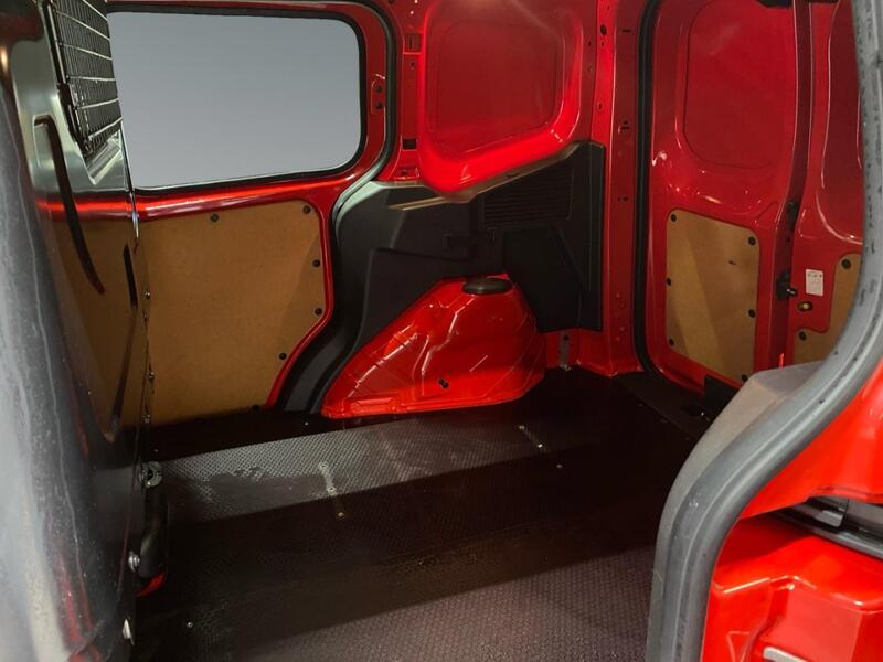 Ford Transit Courier vaihtoauto