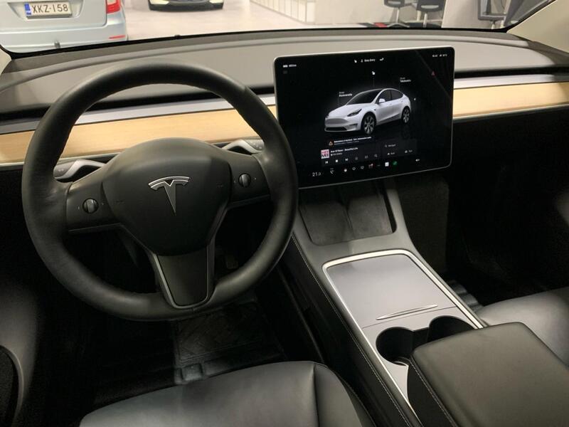 Tesla Model Y vaihtoauto