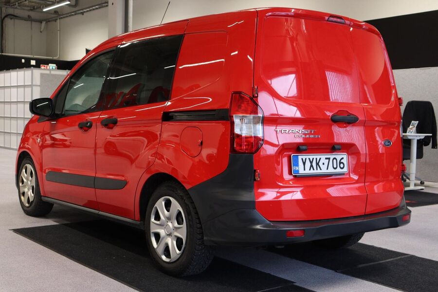 Ford Transit Courier vaihtoauto