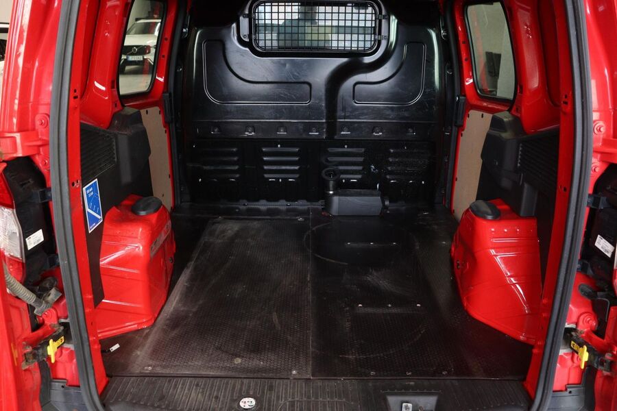 Ford Transit Courier vaihtoauto