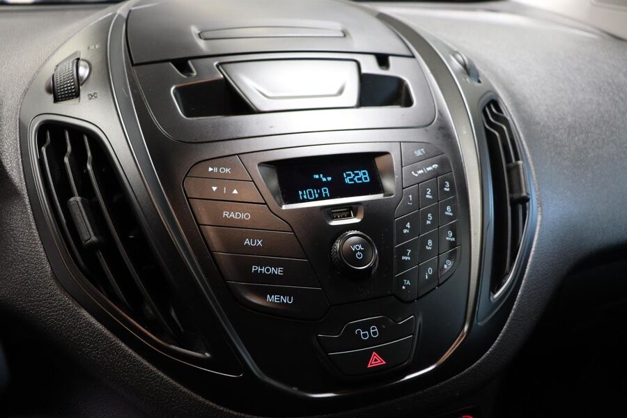 Ford Transit Courier vaihtoauto