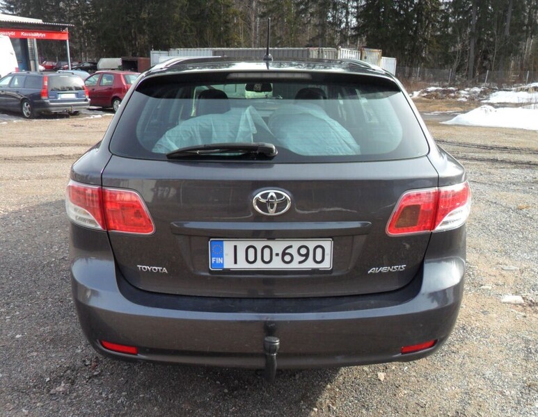 Toyota Avensis vaihtoauto