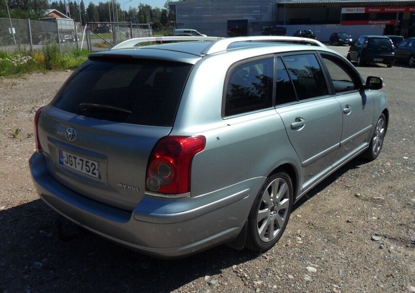 Toyota Avensis vaihtoauto