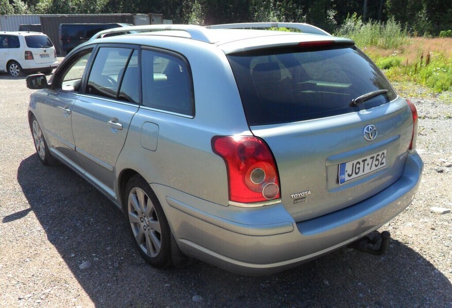 Toyota Avensis vaihtoauto