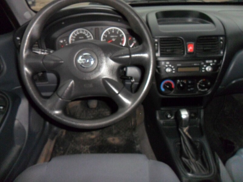 Nissan Almera vaihtoauto