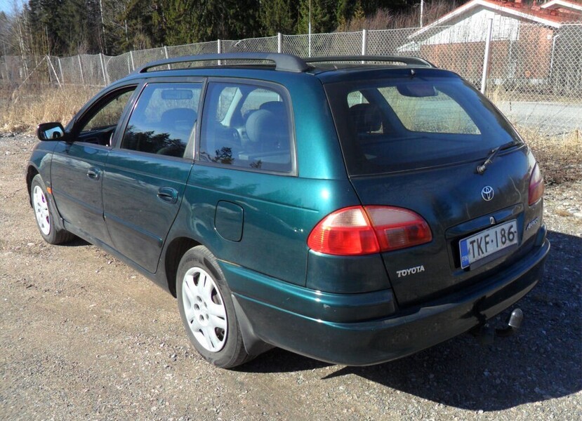 Toyota Avensis vaihtoauto