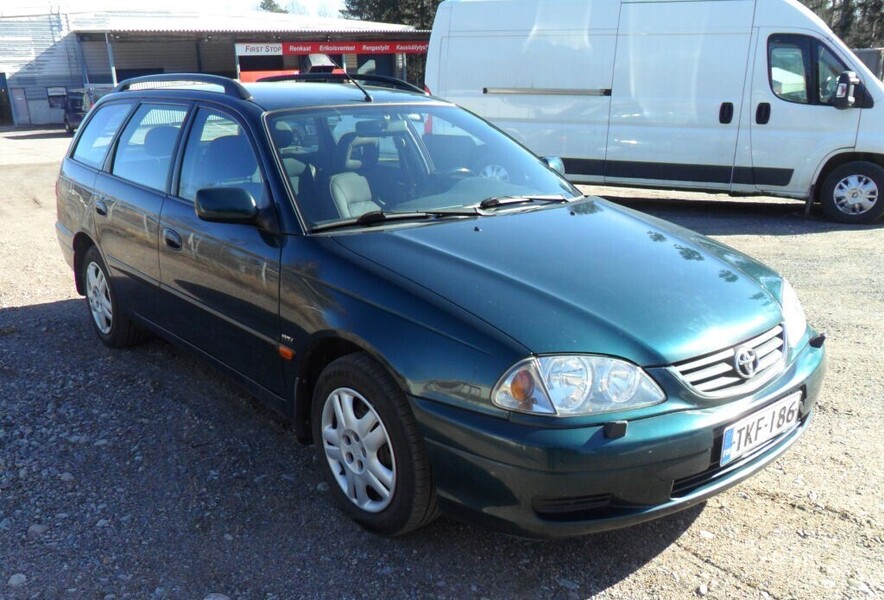 Toyota Avensis vaihtoauto