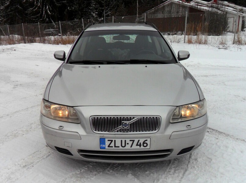 Volvo V70 vaihtoauto