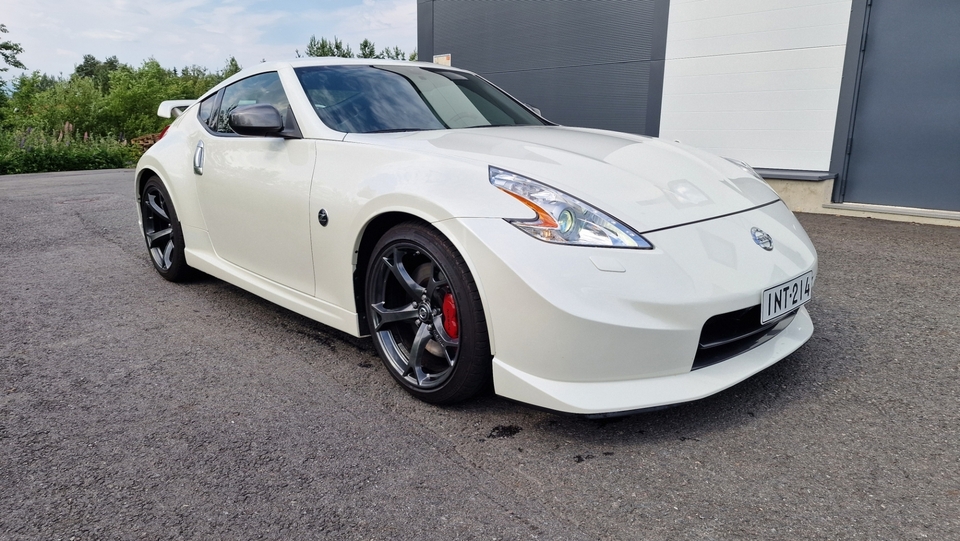 Nissan 370Z vaihtoauto