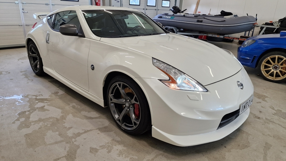 Nissan 370Z vaihtoauto
