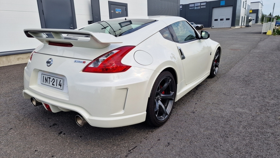 Nissan 370Z vaihtoauto