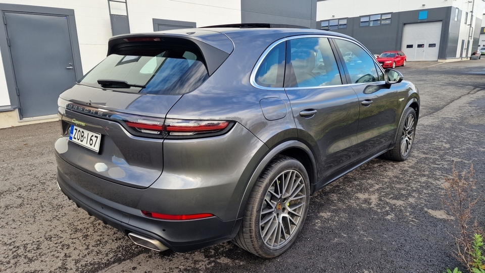 Porsche Cayenne vaihtoauto