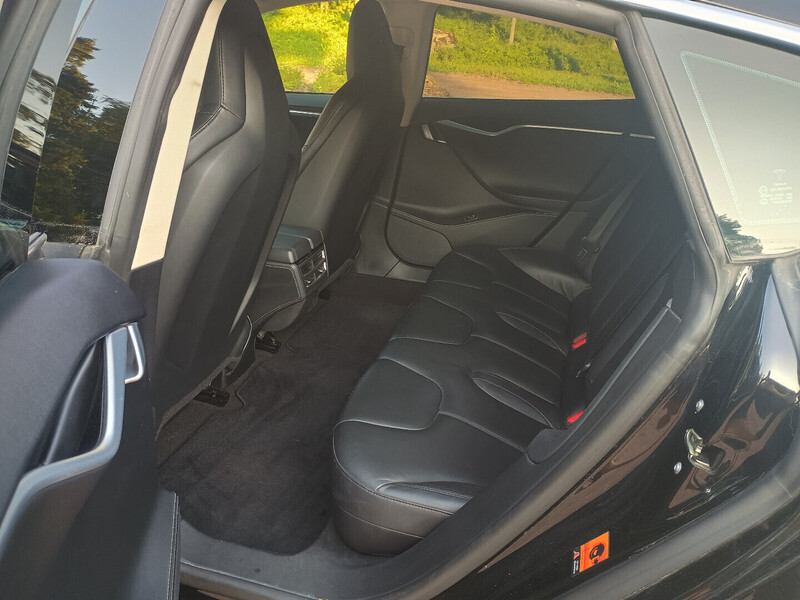 Tesla Model S vaihtoauto