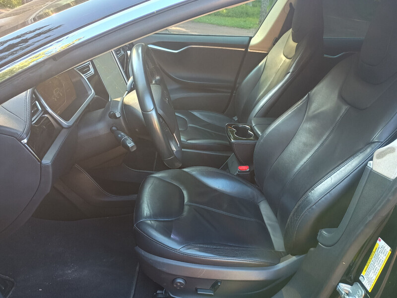 Tesla Model S vaihtoauto