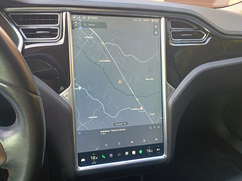 Tesla Model S vaihtoauto