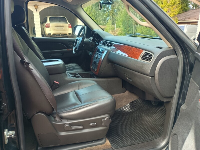 Chevrolet Suburban vaihtoauto