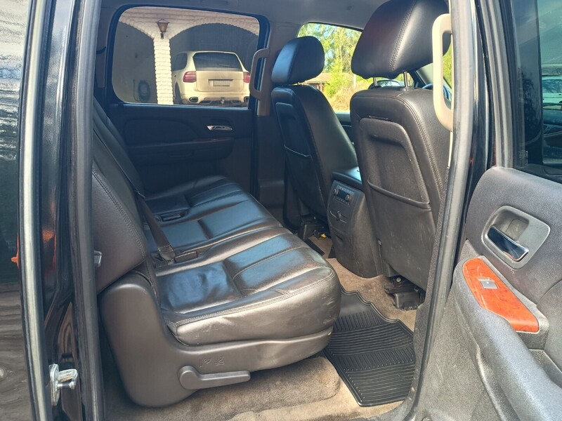 Chevrolet Suburban vaihtoauto