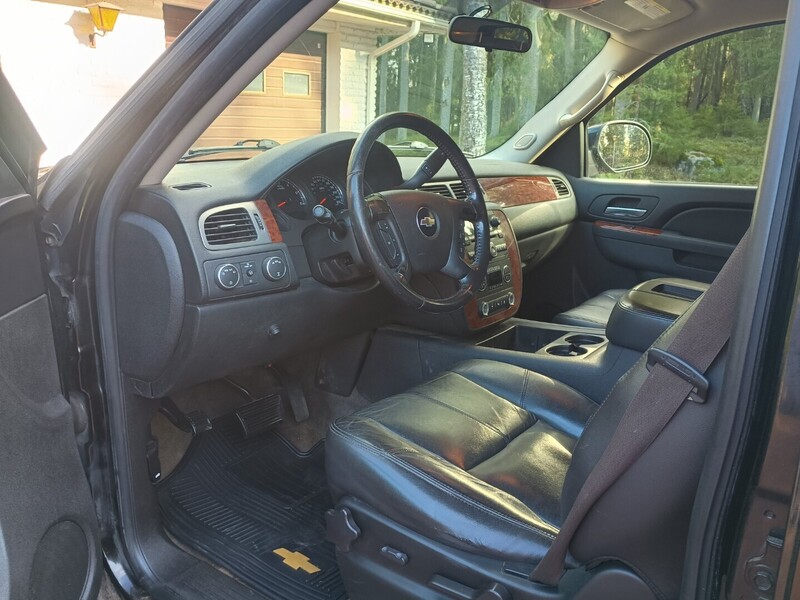 Chevrolet Suburban vaihtoauto