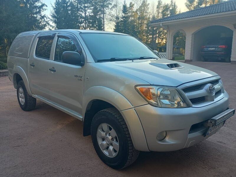 Toyota Hilux vaihtoauto