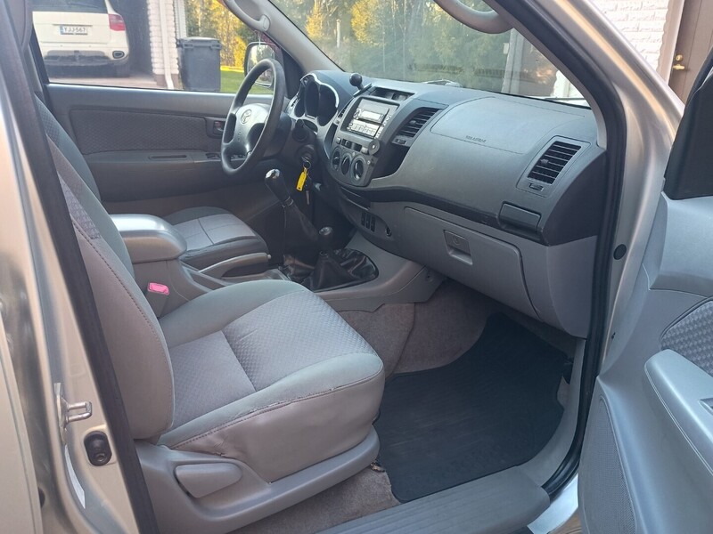Toyota Hilux vaihtoauto