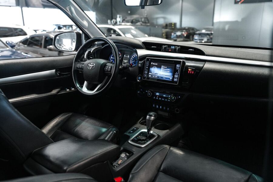 Toyota Hilux vaihtoauto