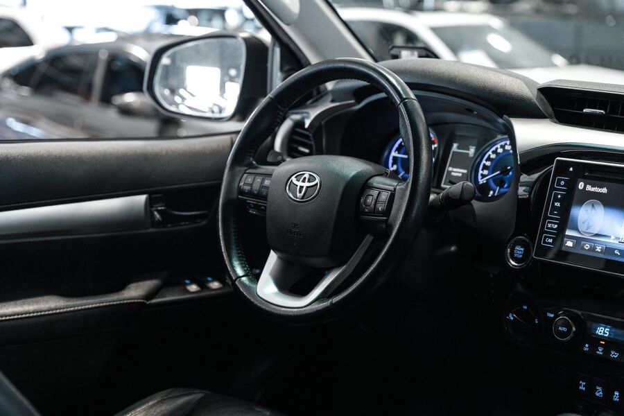 Toyota Hilux vaihtoauto