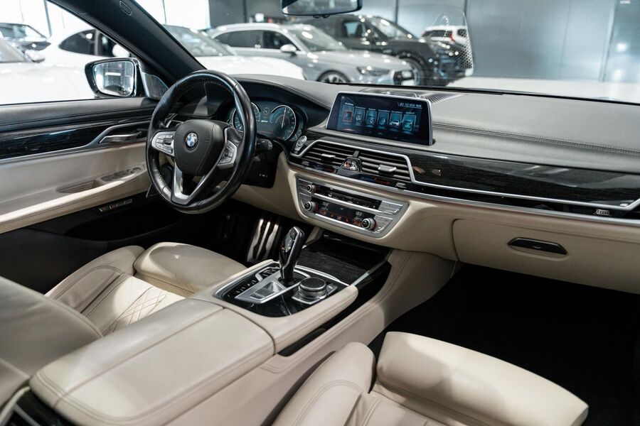 BMW 740 vaihtoauto