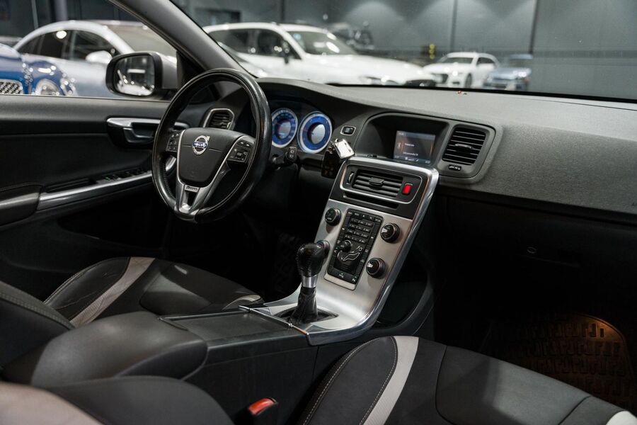 Volvo V60 vaihtoauto