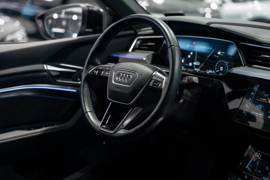 Audi Q8 e-tron vaihtoauto