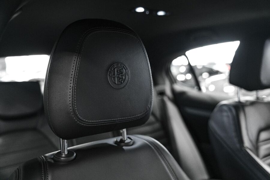 Alfa Romeo Stelvio vaihtoauto