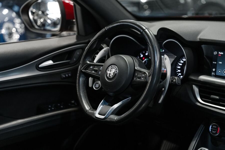 Alfa Romeo Stelvio vaihtoauto