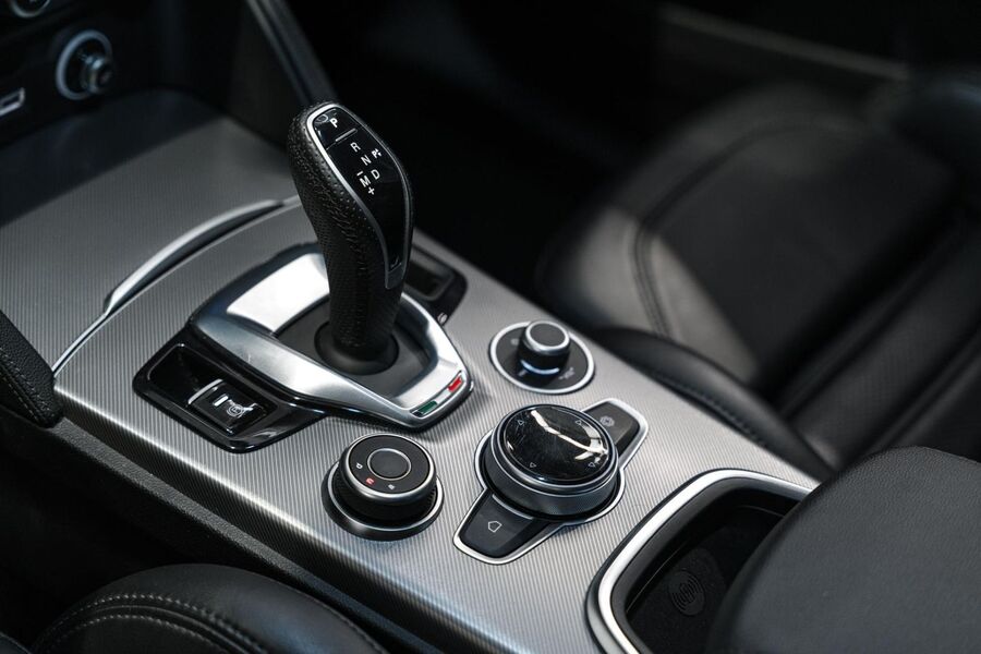 Alfa Romeo Stelvio vaihtoauto