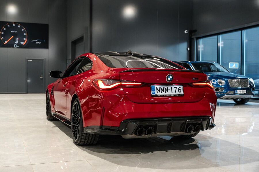 BMW M4 vaihtoauto