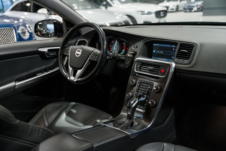 Volvo V60 vaihtoauto