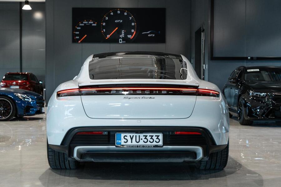 Porsche Taycan vaihtoauto