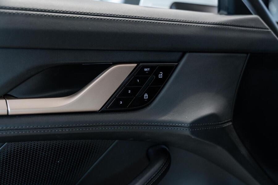 Porsche Taycan vaihtoauto