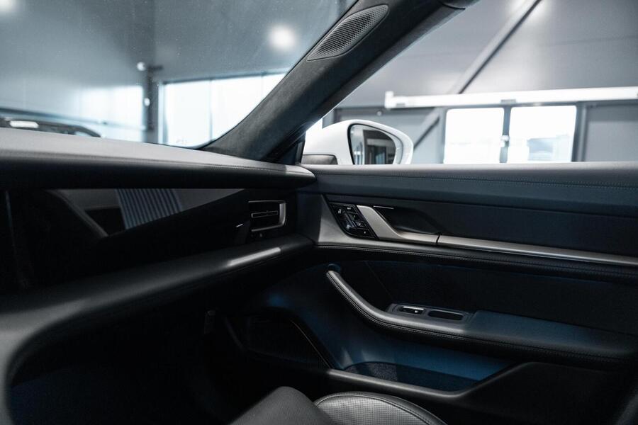 Porsche Taycan vaihtoauto