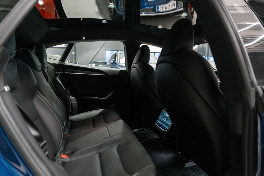 Tesla Model S vaihtoauto