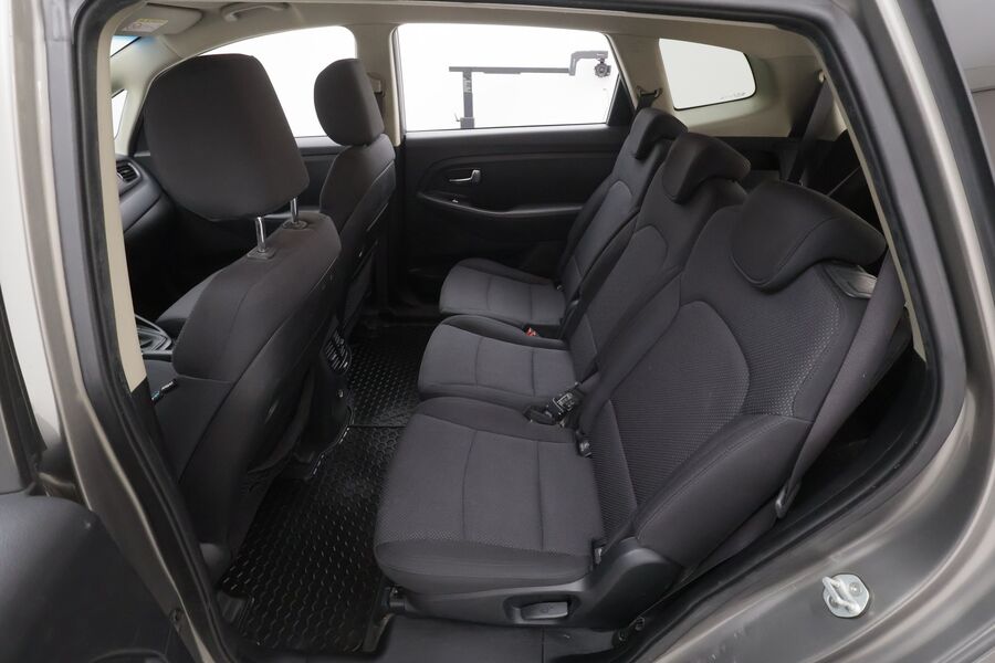 Kia Carens vaihtoauto