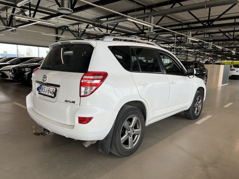 Toyota RAV4 vaihtoauto