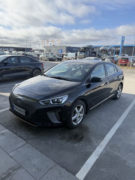 Hyundai IONIQ electric vaihtoauto
