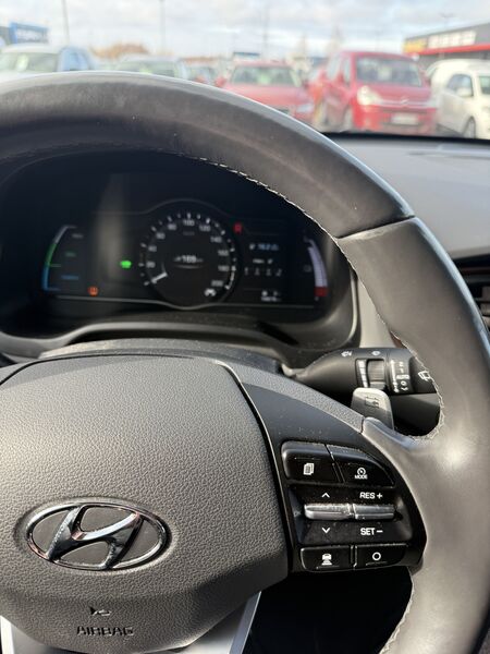 Hyundai IONIQ electric vaihtoauto