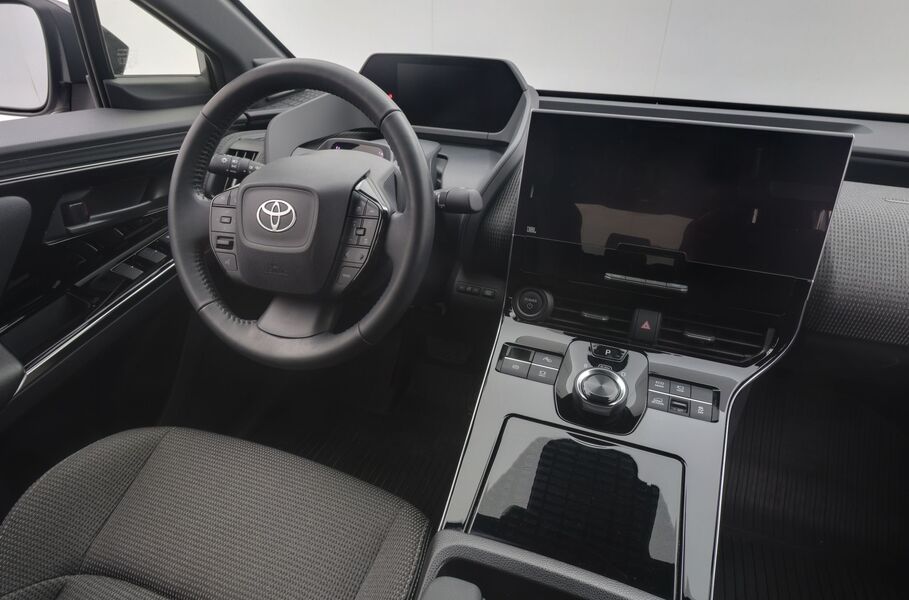 Toyota bZ4X vaihtoauto