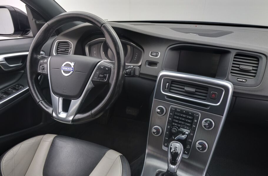 Volvo S60 Cross Country vaihtoauto